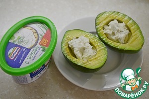 Авокадо-гриль с творожным сыром